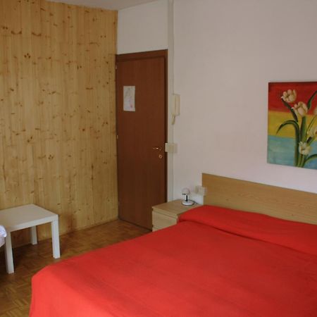 Albergo Della Posta Clusone Exterior photo